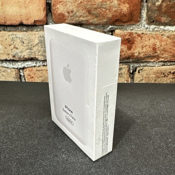 Apple MagSafe Battery Pack For IPhone MJWY3AM/A Model A2384 W/ Box - Picture 3 of 5